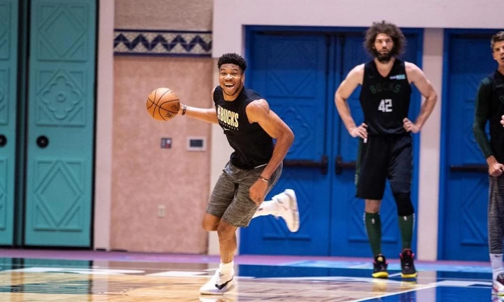 Επιστρέφει στις προπονήσεις ο Γιάννης Αντετοκούνμπο